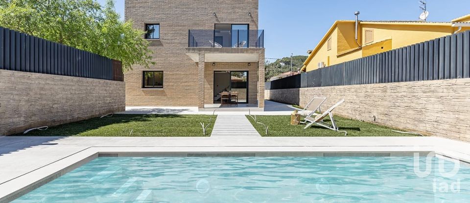 Châlet 5 chambres de 332 m² à Canyelles (08811)