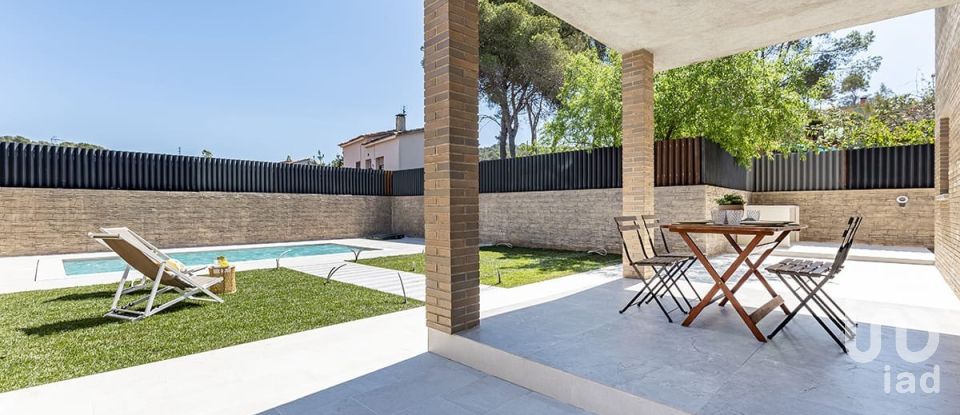 Châlet 5 chambres de 332 m² à Canyelles (08811)