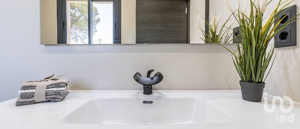 Châlet 5 chambres de 332 m² à Canyelles (08811)