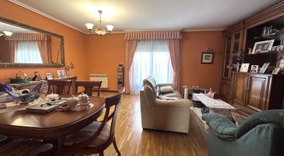 Casa de muntanya 3 habitacions de 259 m² a La Virgen del Camino (24198)