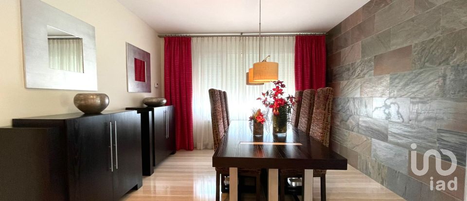 Châlet 4 chambres de 464 m² à Ibi (03440)