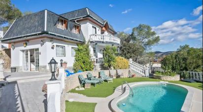 House 7 bedrooms of 1,400 m² in Olivella (08818)