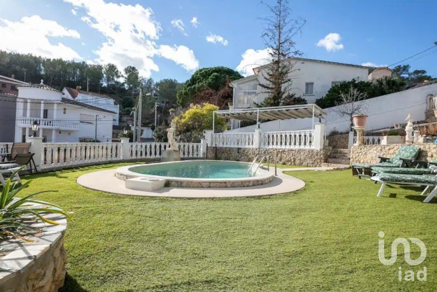 Casa 7 habitaciones de 1.400 m² en Olivella (08818)