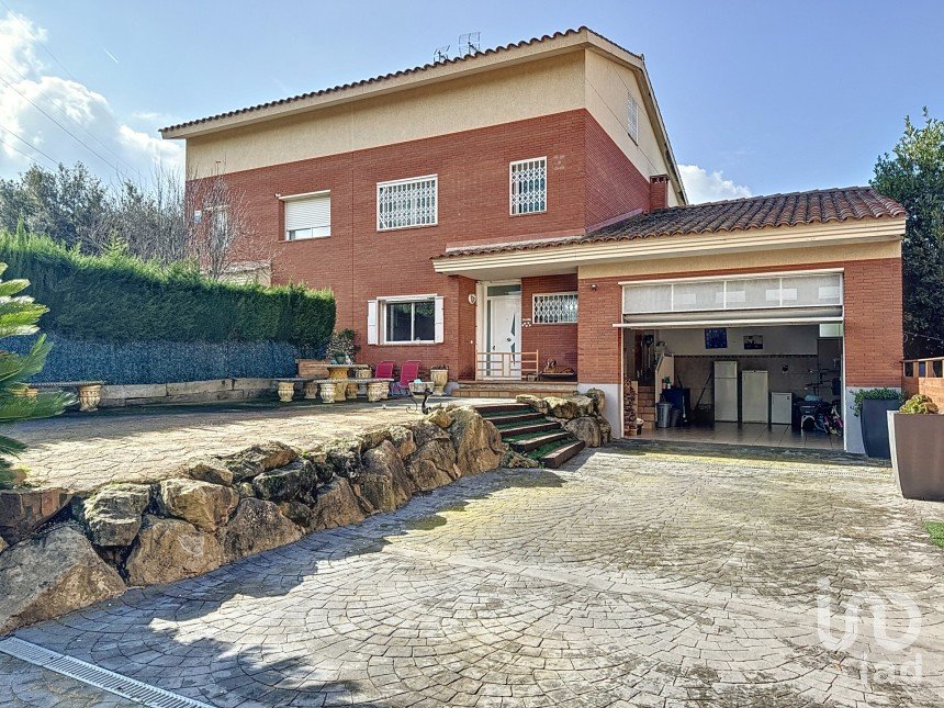 House 4 bedrooms of 221 m² in Vilanova del Vallès (08410)