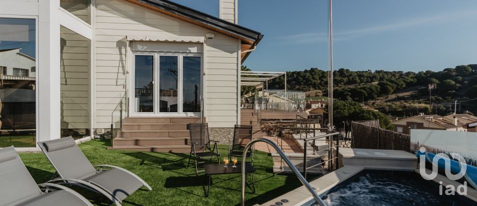 Cottage 4 bedrooms of 271 m² in Pineda de Mar (08397)