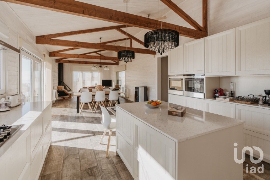 Cottage 4 bedrooms of 271 m² in Pineda de Mar (08397)