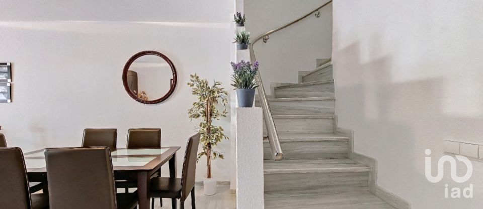 Piso 2 habitaciones de 110 m² en Urbanización Roquetas de Mar (04740)