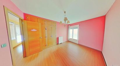 House 3 bedrooms of 253 m² in Sax (03630)