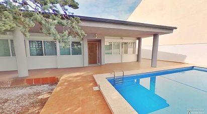 House 3 bedrooms of 253 m² in Sax (03630)