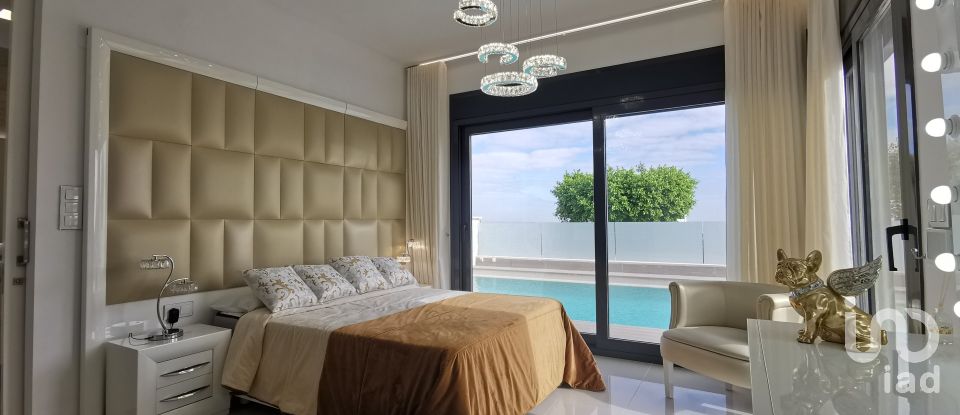 Chalet 5 habitaciones de 332 m² en San Miguel de Salinas (03193)