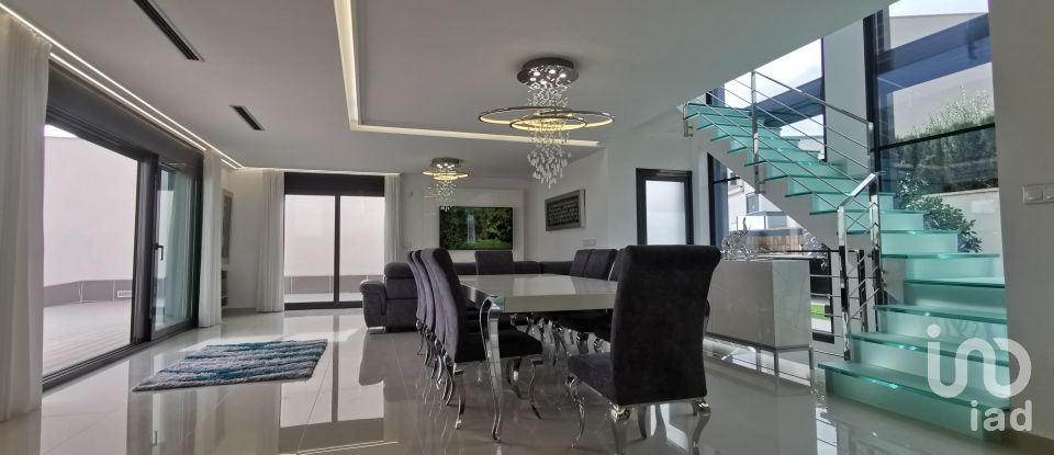 Chalet 5 habitaciones de 332 m² en San Miguel de Salinas (03193)