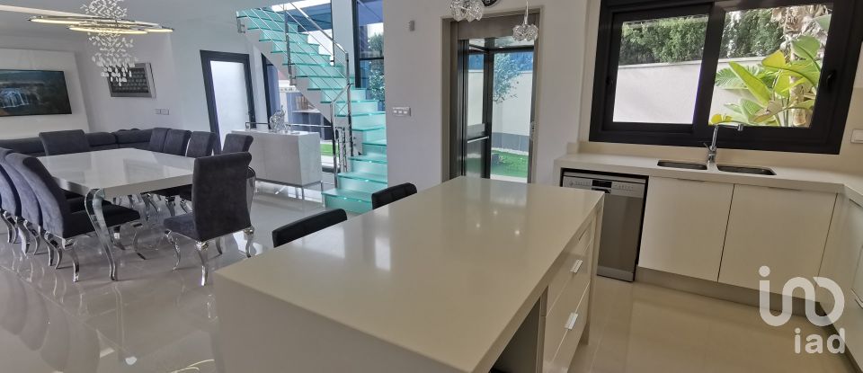 Chalet 5 habitaciones de 332 m² en San Miguel de Salinas (03193)