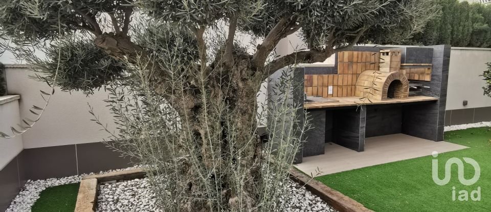 Chalet 5 habitaciones de 332 m² en San Miguel de Salinas (03193)