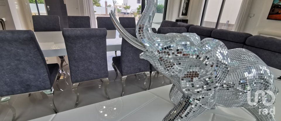 Chalet 5 habitaciones de 332 m² en San Miguel de Salinas (03193)