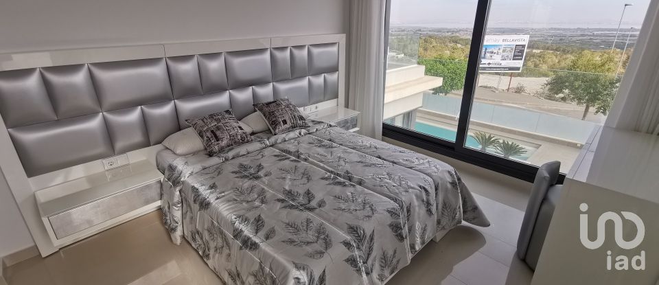 Chalet 5 habitaciones de 332 m² en San Miguel de Salinas (03193)