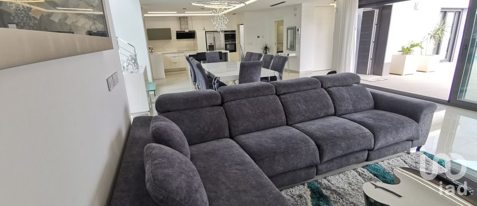 Chalet 5 habitaciones de 332 m² en San Miguel de Salinas (03193)