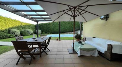 House 4 bedrooms of 437 m² in Bergondo (15165)