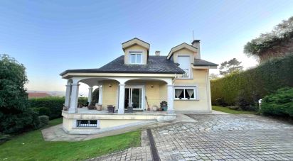 House 4 bedrooms of 437 m² in Bergondo (15165)