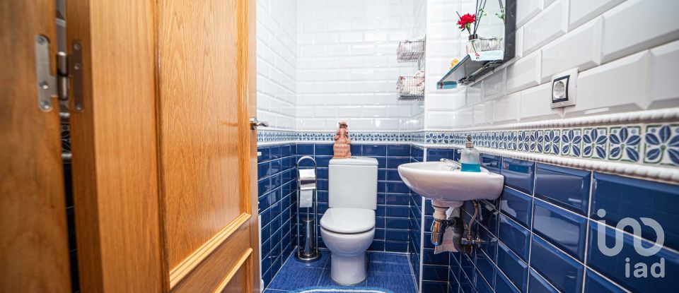 Maison 3 chambres de 274 m² à San Andrés del Rabanedo (24010)