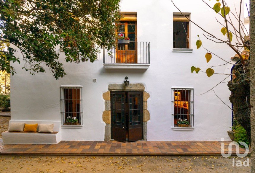 Casa 5 habitacions de 270 m² a Premià de Dalt (08338)