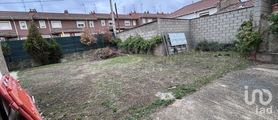 House 0 bedrooms of 600 m² in Sariegos del Bernesga (24121)