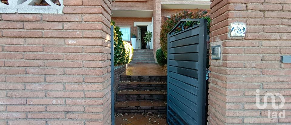 Casa 5 habitacions de 330 m² a Llinars del Vallès (08450)