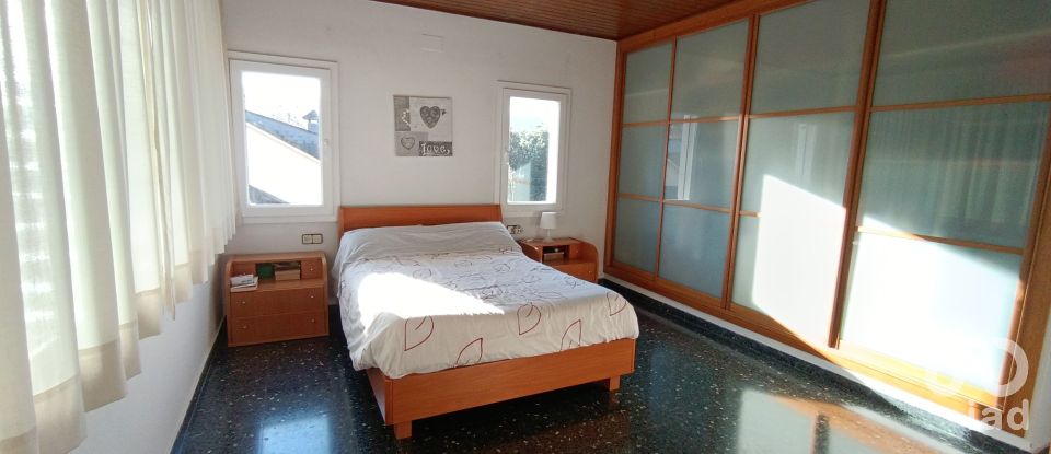 Casa 5 habitacions de 330 m² a Llinars del Vallès (08450)