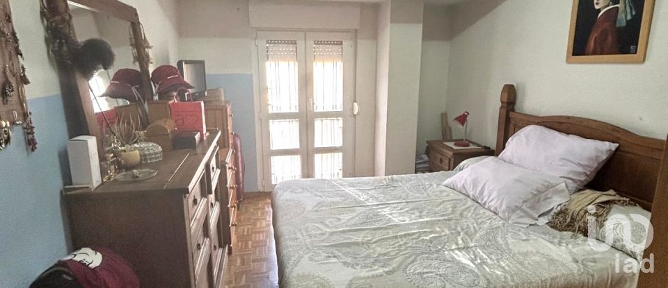 Pis 2 habitacions de 84 m² a Mansilla de las Mulas (24210)