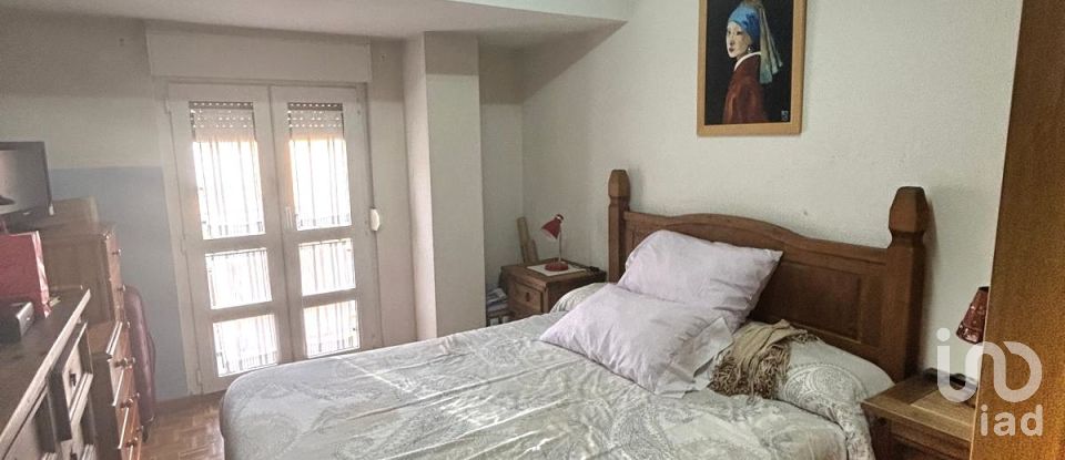 Pis 2 habitacions de 84 m² a Mansilla de las Mulas (24210)