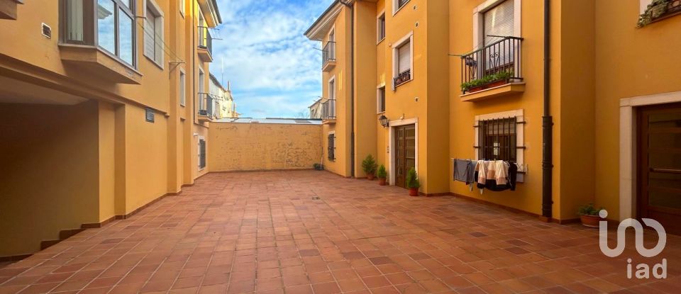 Pis 2 habitacions de 84 m² a Mansilla de las Mulas (24210)