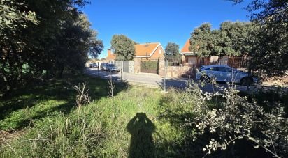 Land of 553 m² in Pioz (19162)