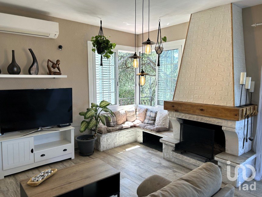 Cottage 4 bedrooms of 214 m² in Castellar del Vallès (08211)