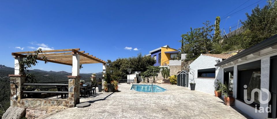 Cottage 4 bedrooms of 214 m² in Castellar del Vallès (08211)