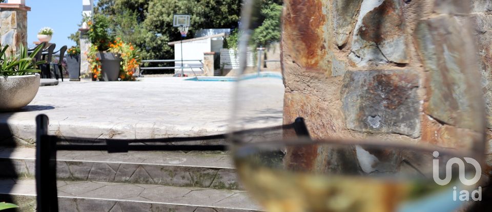 Cottage 4 bedrooms of 214 m² in Castellar del Vallès (08211)