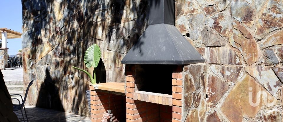 Cottage 4 bedrooms of 214 m² in Castellar del Vallès (08211)