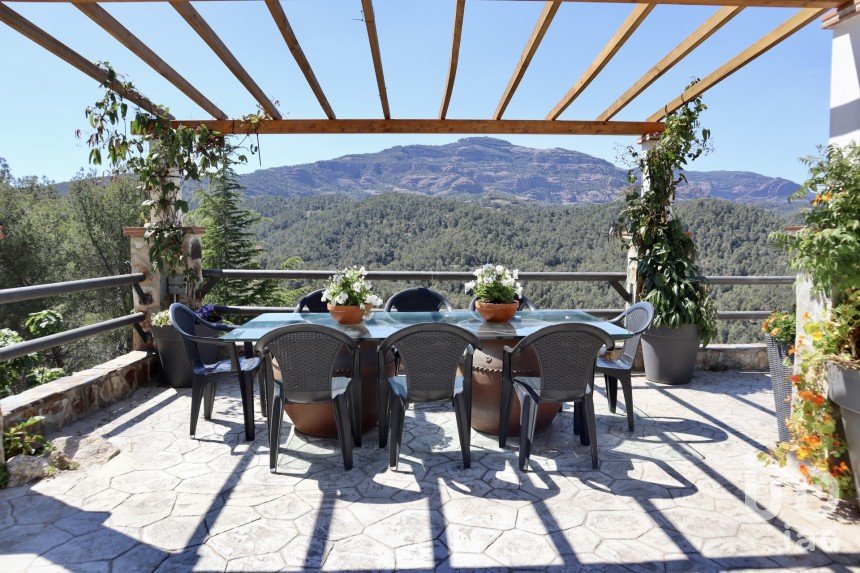 House 4 bedrooms of 214 m² in Castellar del Vallès (08211)