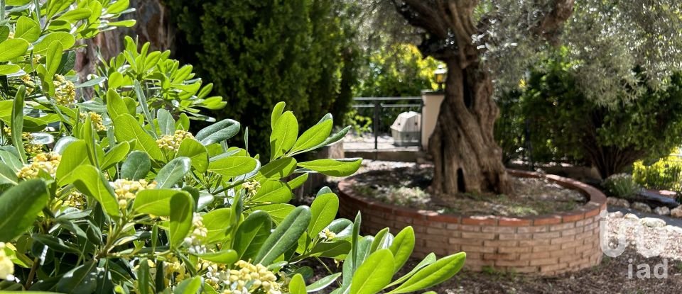 House 4 bedrooms of 214 m² in Castellar del Vallès (08211)