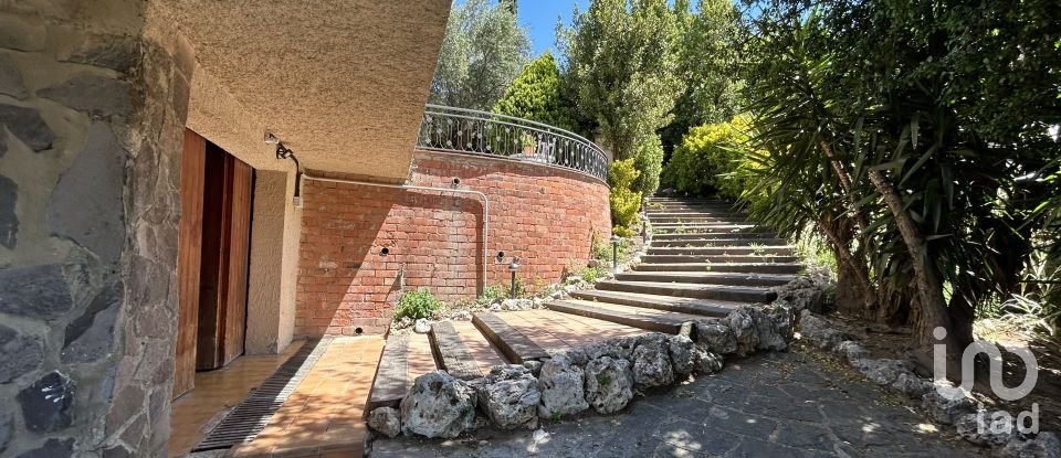 House 4 bedrooms of 214 m² in Castellar del Vallès (08211)