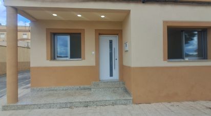 House 3 bedrooms of 97 m² in Roche (30369)