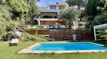 Casa 4 habitacions de 228 m² a Arenys de Munt (08358)