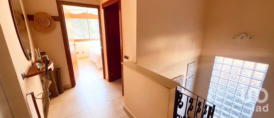 Casa 4 habitacions de 347 m² a Corbera de Llobregat (08757)