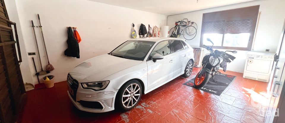 Casa 4 habitacions de 347 m² a Corbera de Llobregat (08757)