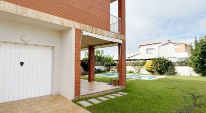 House 5 bedrooms of 323 m² in Raco del Cesar (43839)