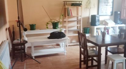 Maison 6 chambres de 188 m² à Alija del Infantado (24761)