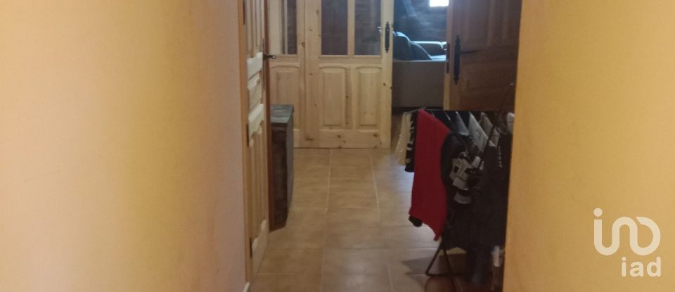 Casa 6 habitacions de 188 m² a Alija del Infantado (24761)