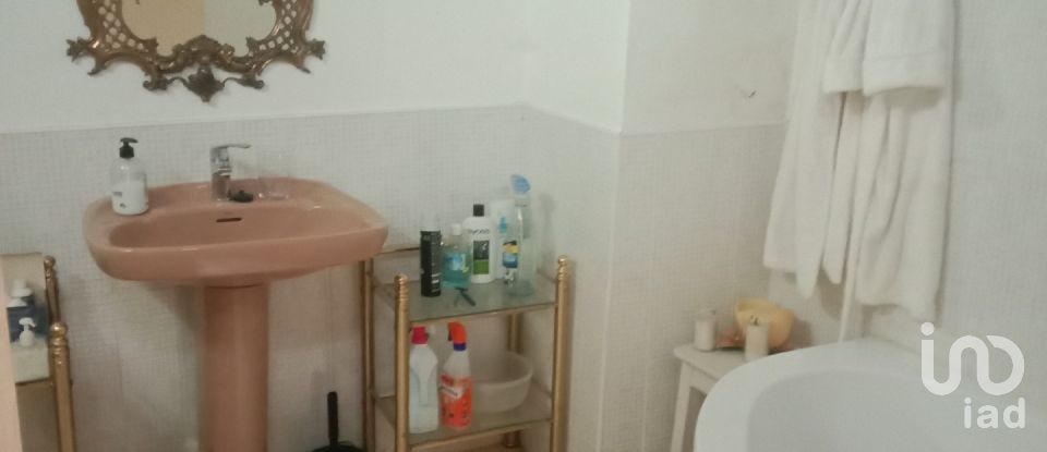 Casa 6 habitacions de 188 m² a Alija del Infantado (24761)