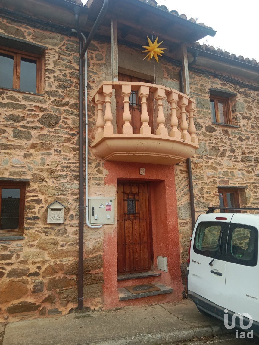 Casa 6 habitacions de 188 m² a Alija del Infantado (24761)