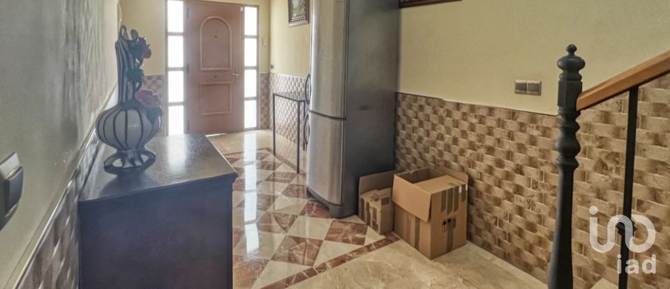 House 4 bedrooms of 208 m² in La Nucia (03530)