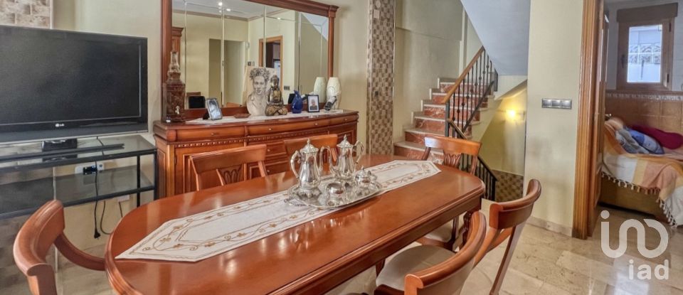 House 4 bedrooms of 208 m² in La Nucia (03530)