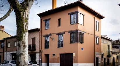 House 4 bedrooms of 184 m² in Toro (49800)